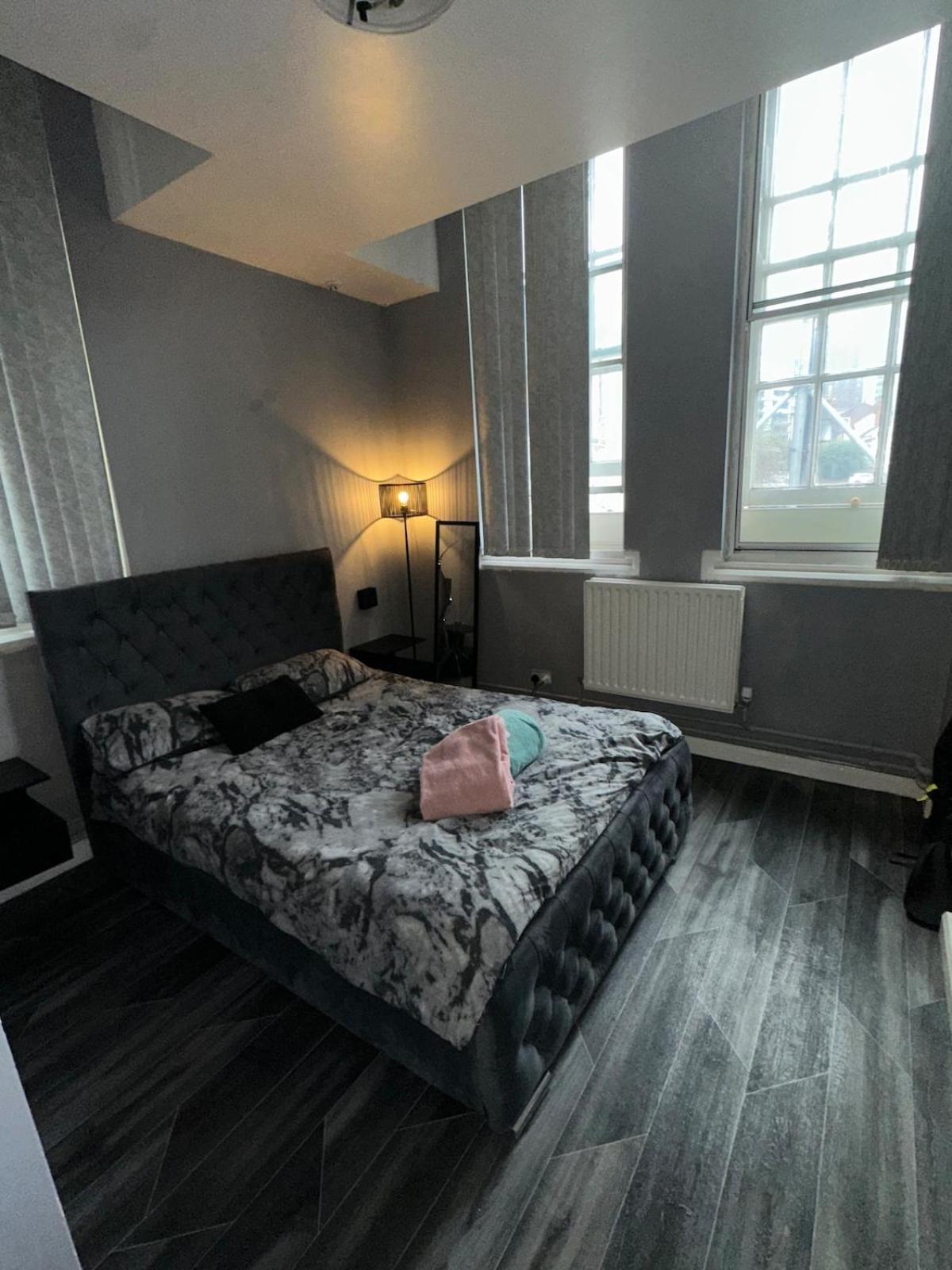 Centre Children Hospital Apartment Birmingham